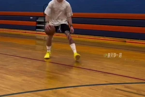 力量训练和篮球训练怎么结合的